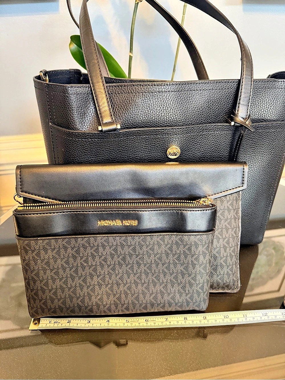 Michael Kors Jet Set Travel Large Smooth and Signature Logo 3-in-1 Tote Bag
